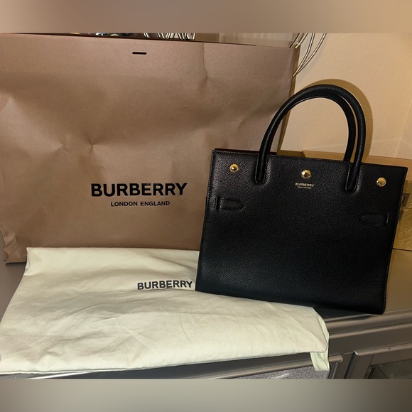Burberry Medium LeatherTitle Bag - Picture 2 of 8